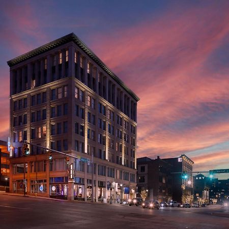 Blu-Tique, Akron, A Tribute Portfolio Hotel Exterior foto